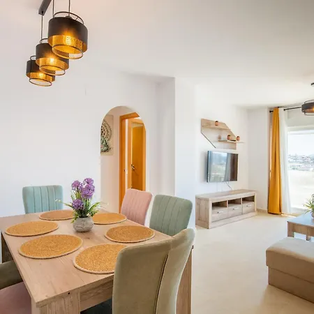 Bellamar Apartment *